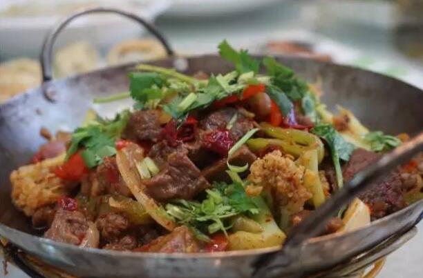 廣州超贊的午飯，都被這家食堂承包了