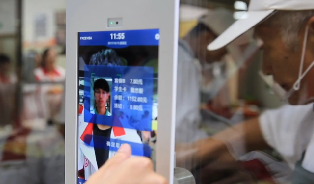 網紅食堂這樣“刷臉”吃飯，食堂也有黑科技